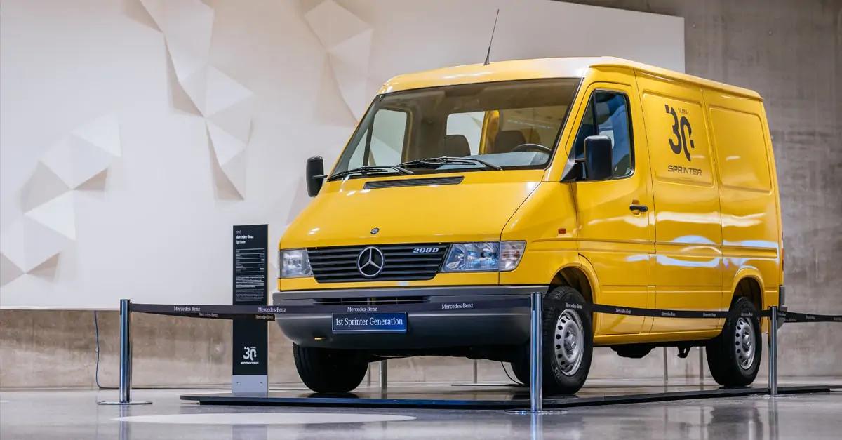 Le Mercedes-Benz Sprinter fête ses 30 ans : Trois décennies d'innovation et de fiabilité
