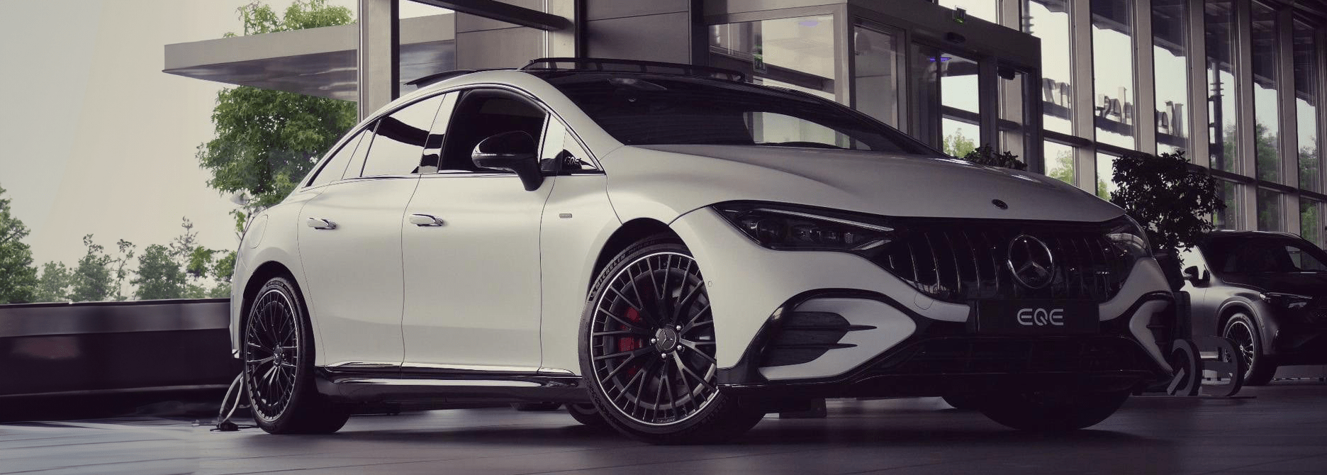 mercedes_classe_eqe_banniere_header_1247836486.webp