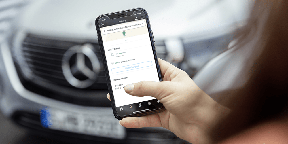 Aperçu de l'application Mercedes Me sur smartphone