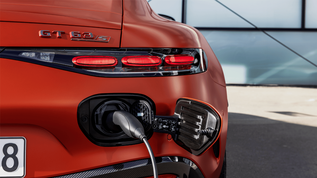 Prise de recharge électrique de l'AMG GT 63 S E Performance