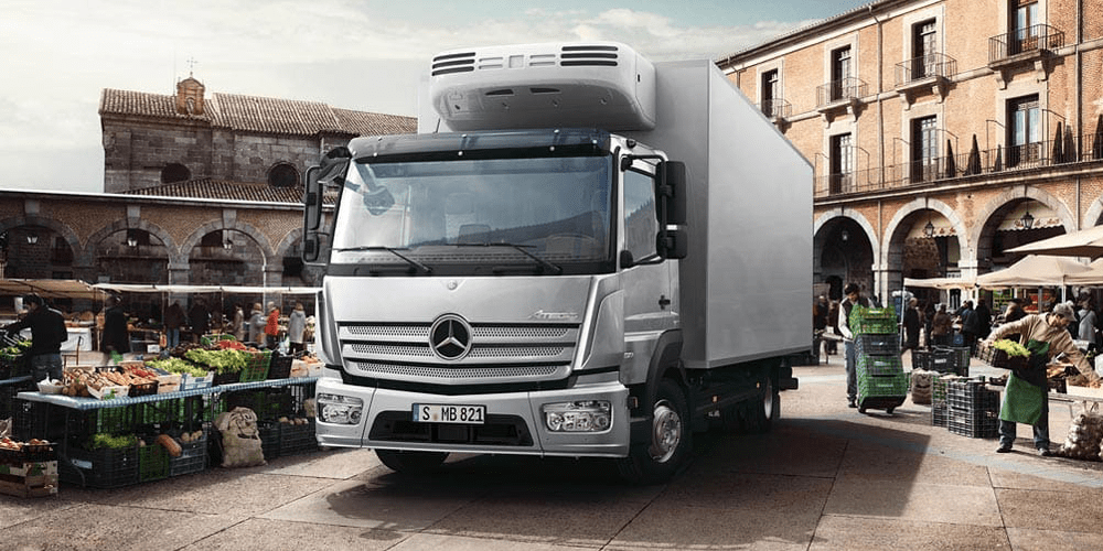 Atego sur une place de marché