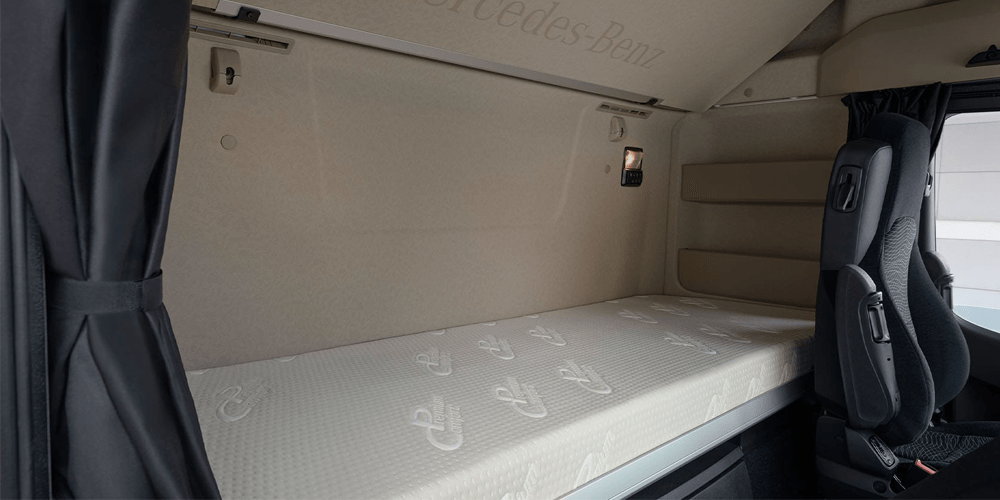Aperçu couchette Mercedes Actros F