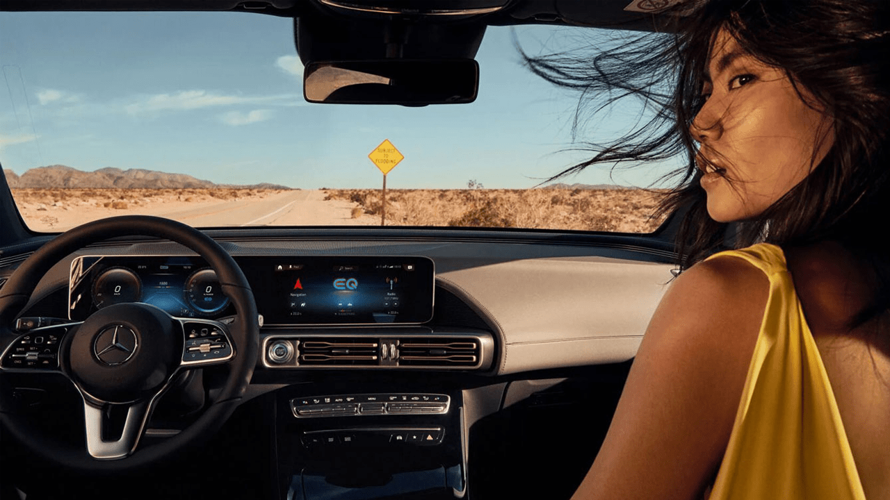 Vue habitacle avant EQC