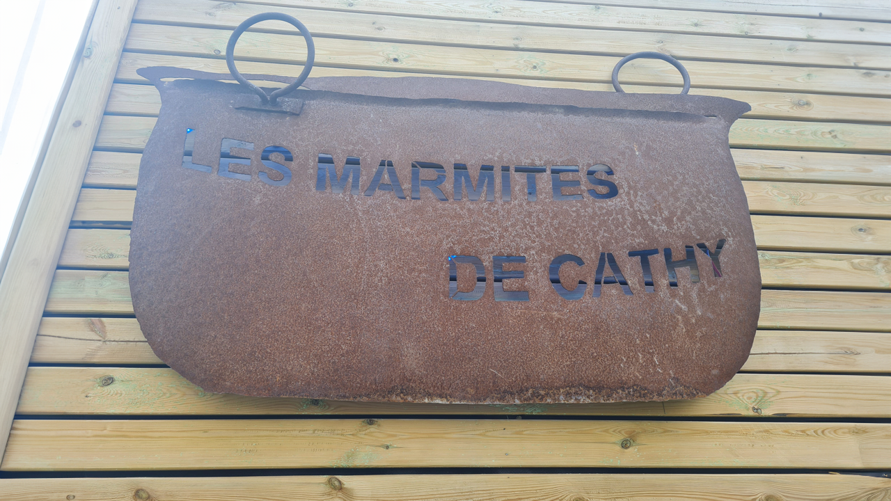 Enseigne "Les Marmites de Cathy"