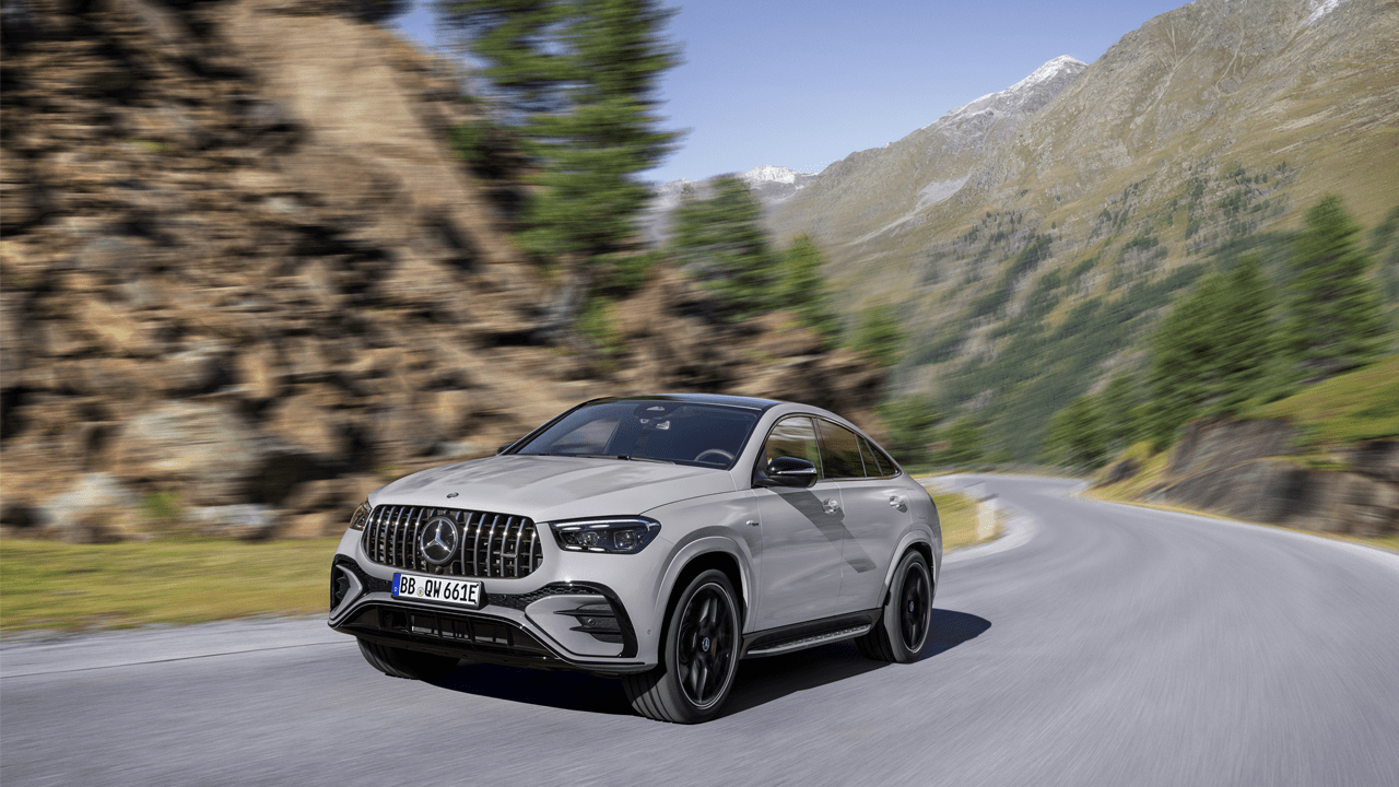 GLE Coupé sur route de montagne