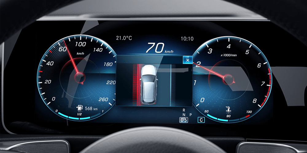 Vue de l'écran à l'arrière du volant