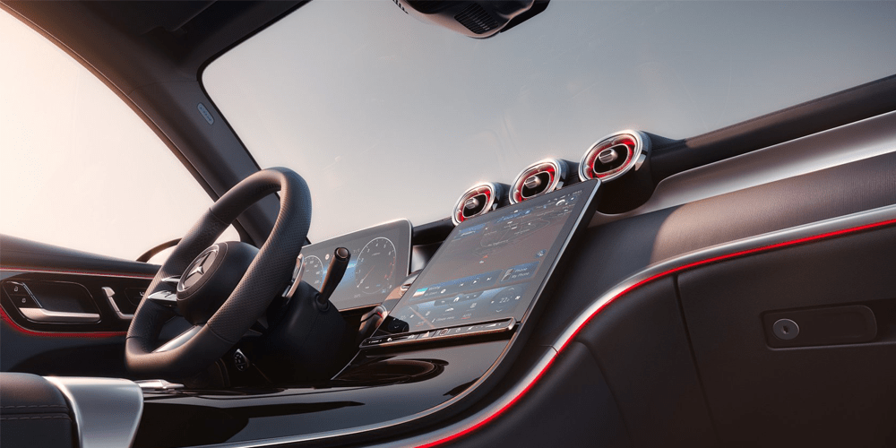 Vue habitacle avant du Mercedes GLC