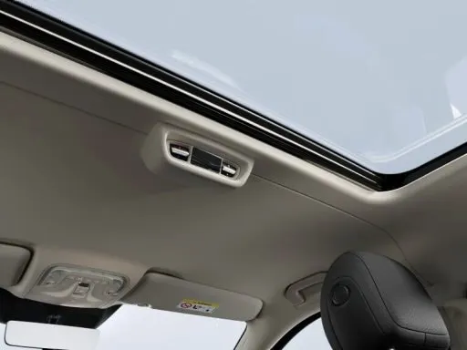 Toit panoramique du Vito Tourer offrant une grande luminosité dans l'habitacle