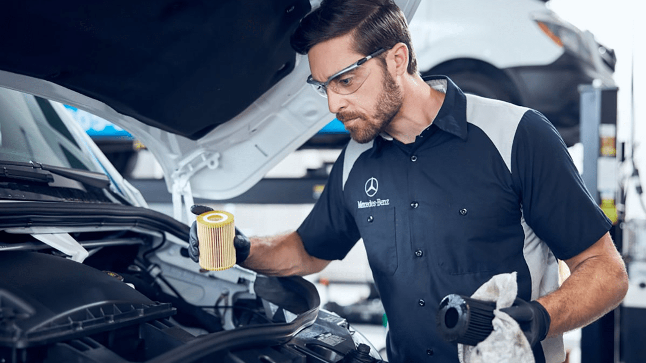 Mécanicien Mercedes-Benz