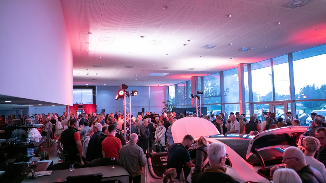 Showroom de la concession Mercedes-Benz Kroely Epinal 