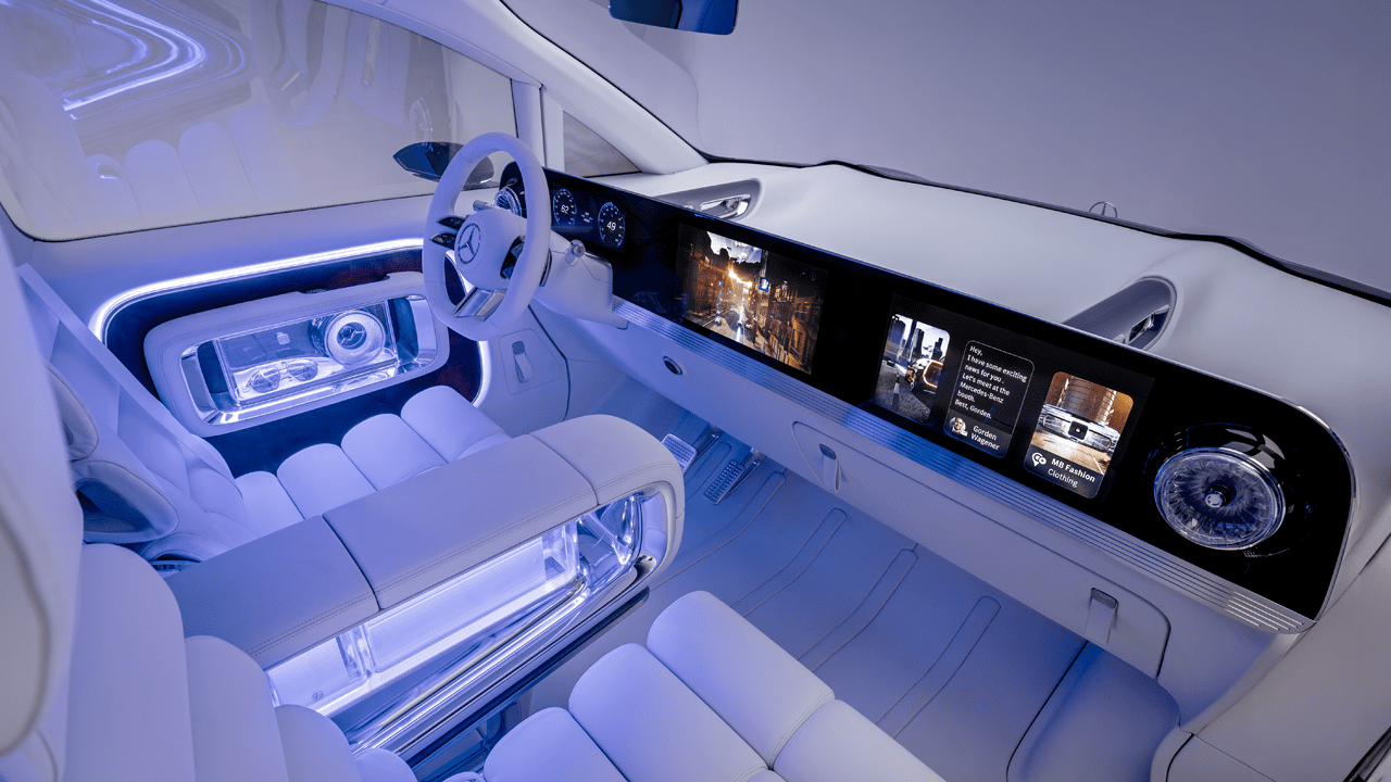 Habitacle conducteur du Mercedes Vision V